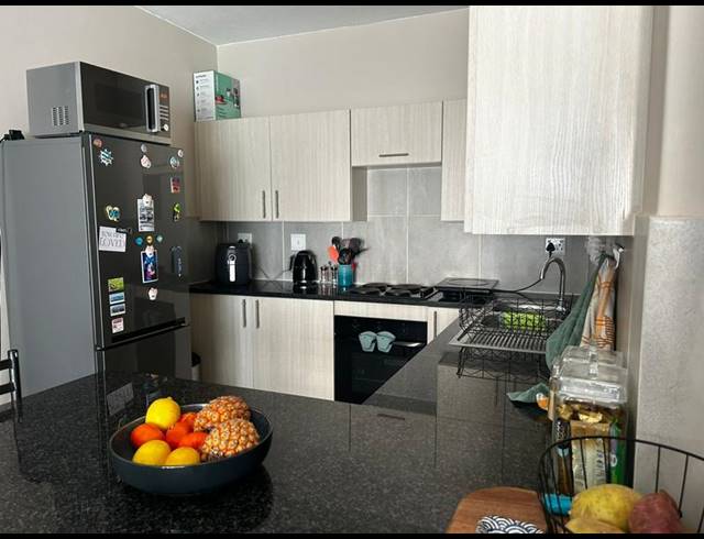 3 BEDROOM APARTMENT FOR SALE IN MENLO PARK